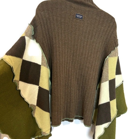 Vintage Abercrombie & Fitch Brown and Green Poncho Boho Sweater - Picture 8 of 9